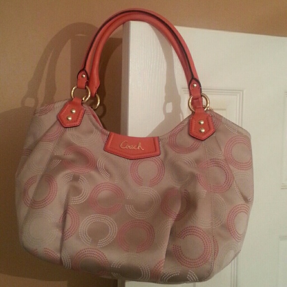 SOLD**** purse worn once FLAWLESS SOLD*******