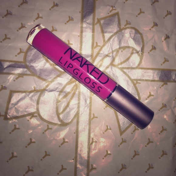 lipgloss 💄 - Picture 1 of 3