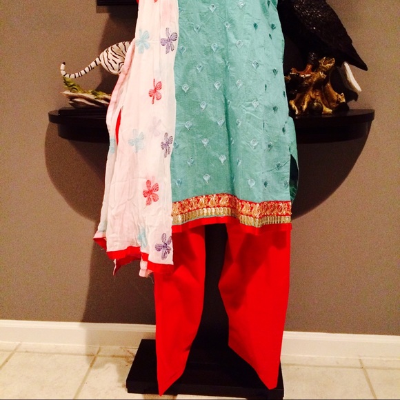 Sold - Picture 3 of 4