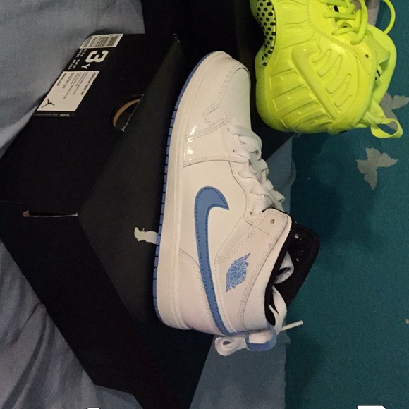 Jordan 1's 💎💍 - Picture 1 of 1