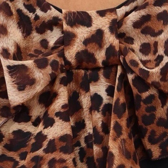 Leopard print shirt. (SOLD)❤️ - Picture 2 of 3