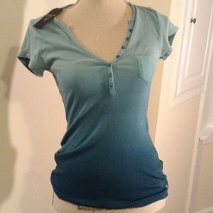 GUESS gradient t shirt VERY SOFT