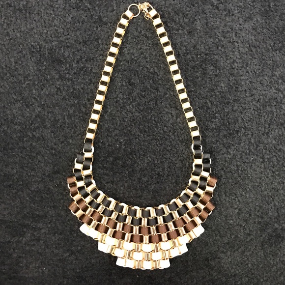 Jewelry - Multi Color Statement Necklace