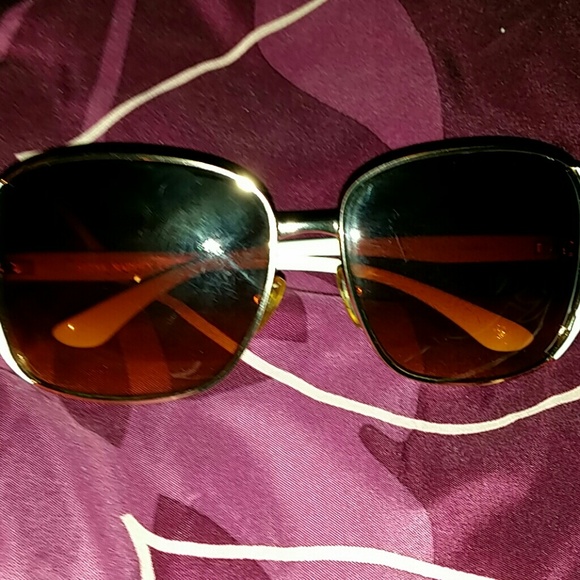Sun glasses - Picture 1 of 1