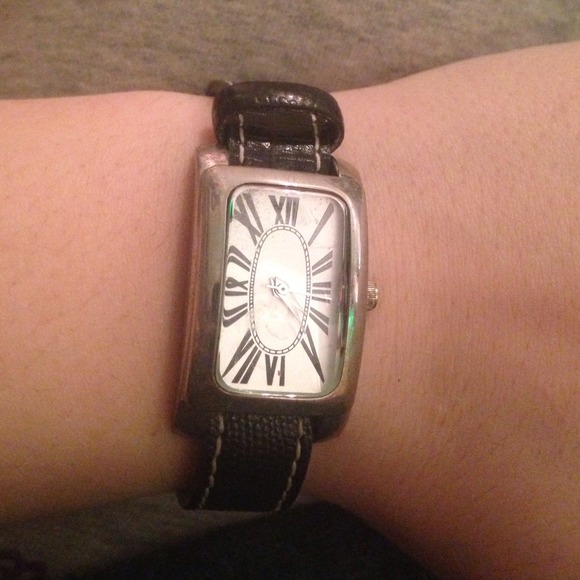 4 WATCH BUNDLE - Picture 1 of 3