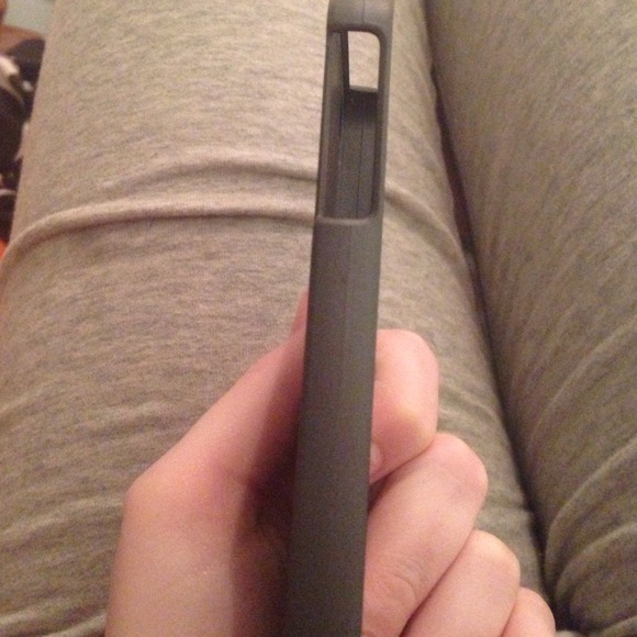 Dark grey iPhone 4/4s case - Picture 2 of 3