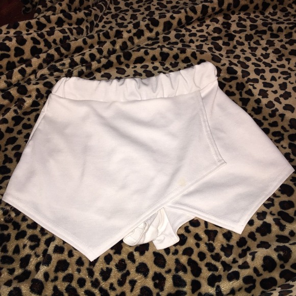 White envelope skort