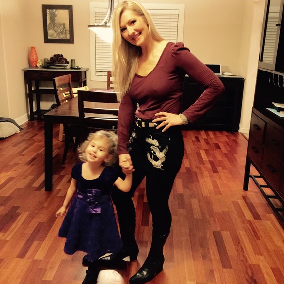 Meet your Posher! - Picture 2 of 4