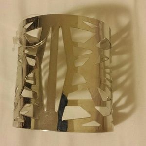 Silver tone arm cuff!
