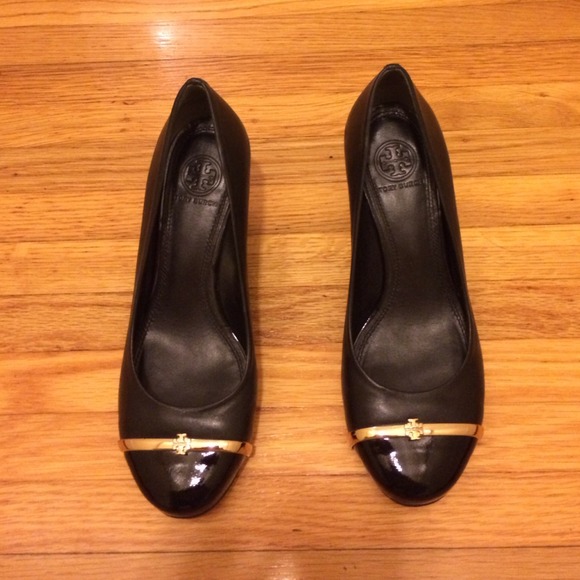 Shoes - Picture 1 of 4
