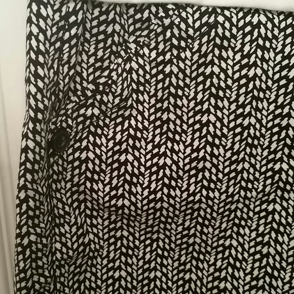 SOLD Black and White One Shoulder Romper - Picture 3 of 4