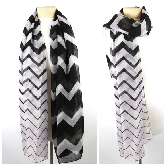 Chevron Print Scarf - Picture 2 of 4