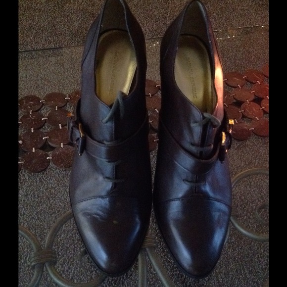 Banana Republic Brown Lace/Buckle Shoe