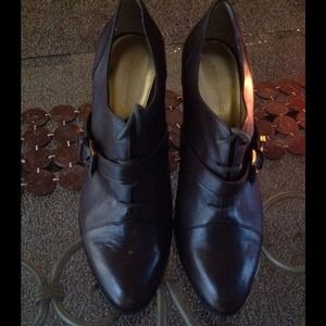 Banana Republic Brown Lace/Buckle Shoe