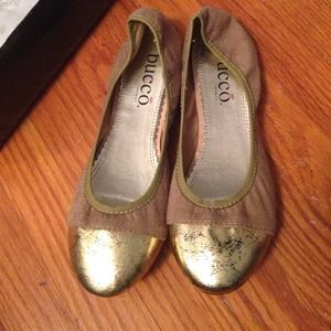 Gold toe flats! Taupe body color