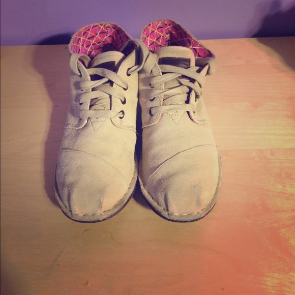 TOMS Desert Botas 🌵RESERVED!!!