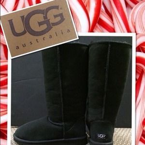 Ugg Boots size 6 CP mint condition ❤️no trades