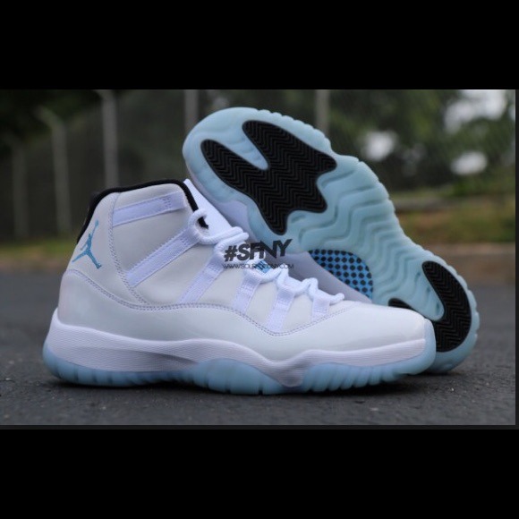 Not selling looking for a 5 or 5.5 - Picture 1 of 1