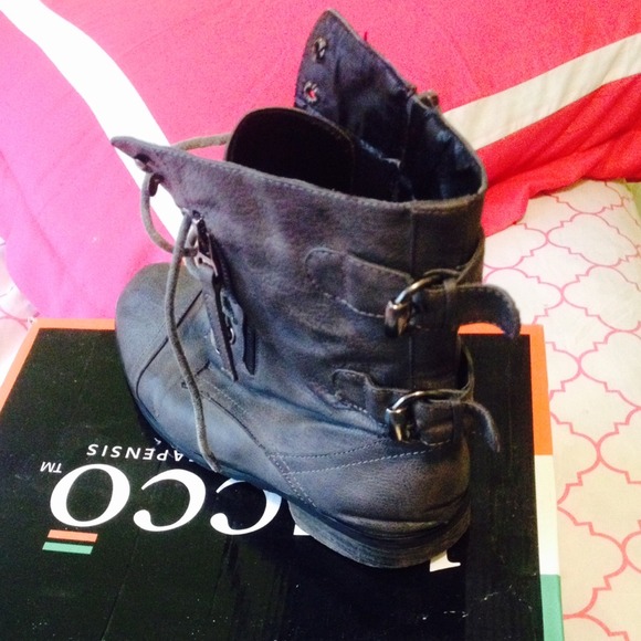 Grey Military Combat Boots. - Picture 3 of 4