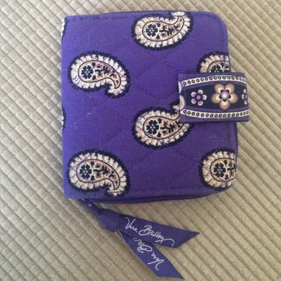❤️NEW NEVER USED❤️ VERA BRADLEY WALLET - Picture 1 of 3