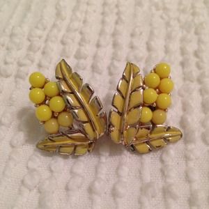 Vintage Yellow and gold earrings