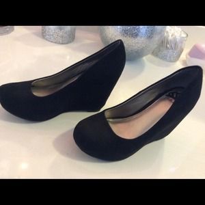 Brand New: Fergalicious wedge
