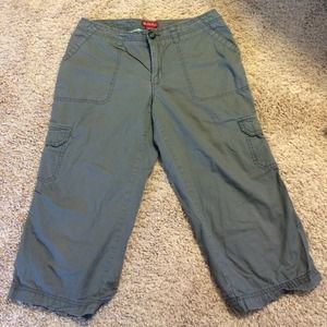 Grey carpenter capris