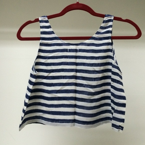 Crop top - Picture 2 of 2