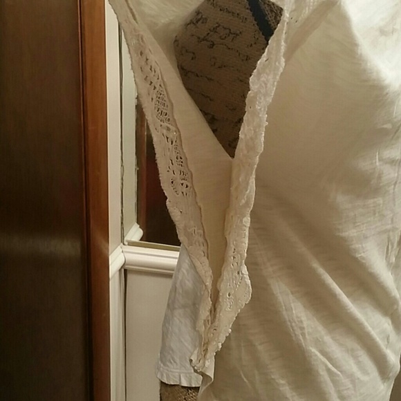 SOLD IN BUNDLE! Lauren Conrad White Lacy Top - Picture 3 of 3
