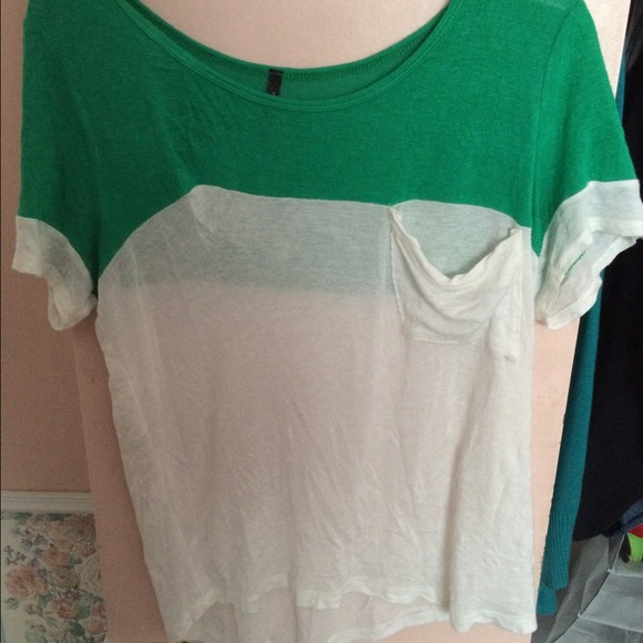 Teal & white pocket t-shirt