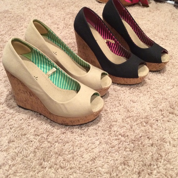 Adorable wedge lot
