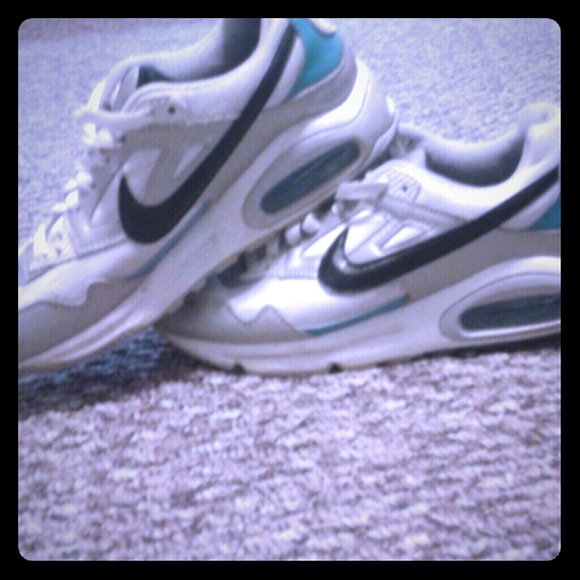 NIKE AIR MAX