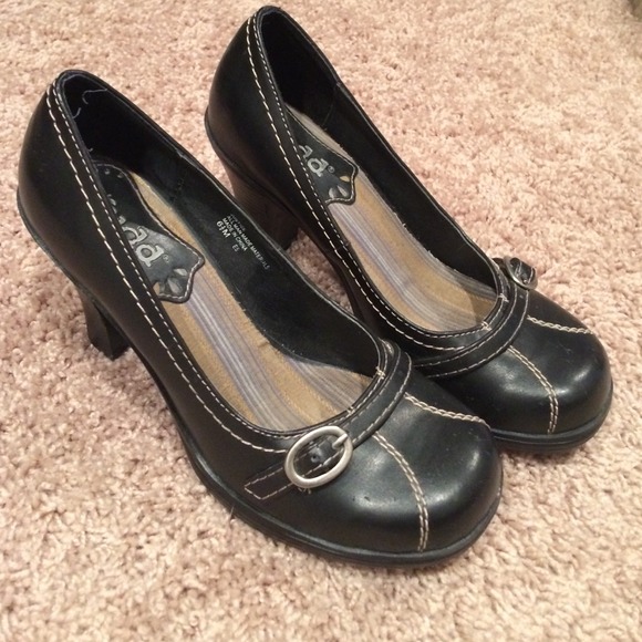 Mudd short heel shoes