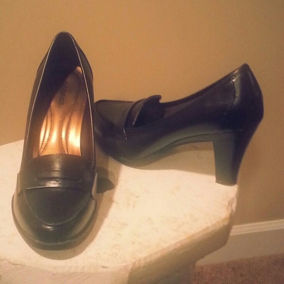 Very nice heeled loafers