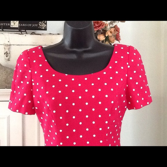 πHP 1/5/15 π THE BARBIE DRESS!! - Picture 2 of 4