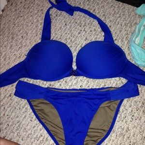 Bombshell bikini