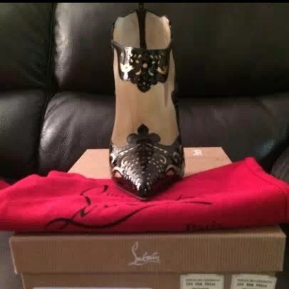 **SOLD** CL Mandolina laser cut mesh booties!! - Picture 3 of 4