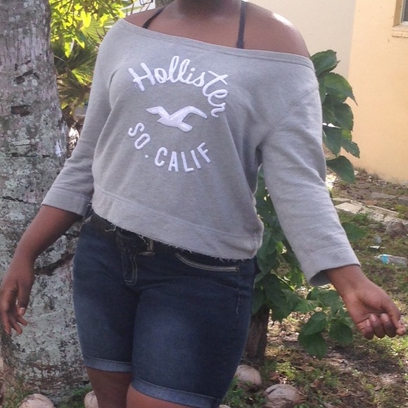 Hollister cropped sweat shirt
