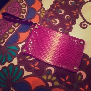 Henri Bendel wristlist