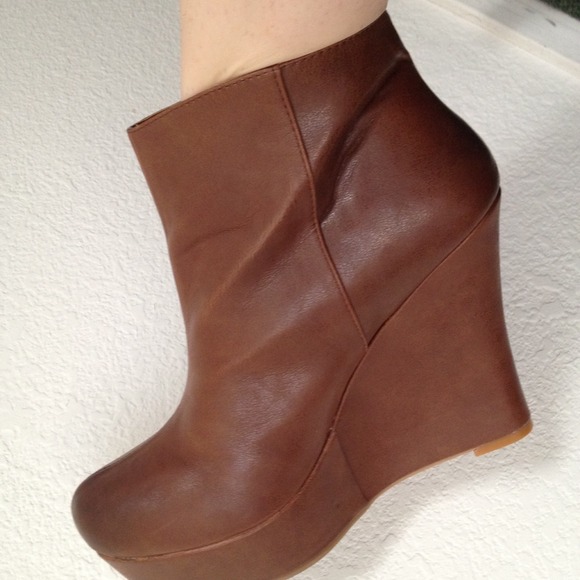 wedge ankle boots