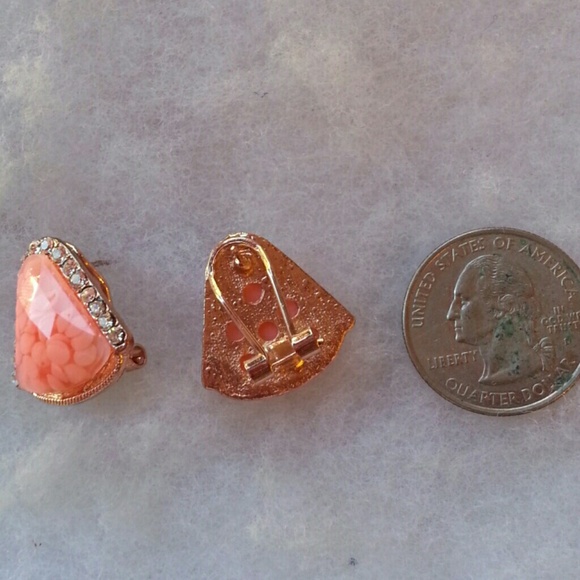 SOLD Pink coral gummy look earrings - Picture 3 of 3