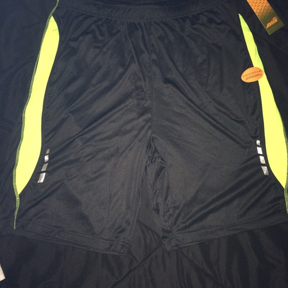 Size XL UniSex Blk/Yellow Avia Knee Length Shorts - Picture 1 of 3