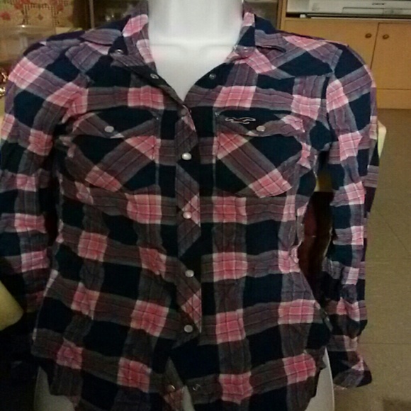 Hollister plaid xs