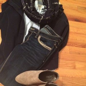 Final week Cute Hollister sweater