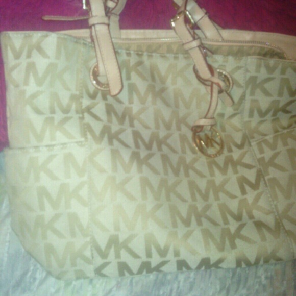 Michael kors purse