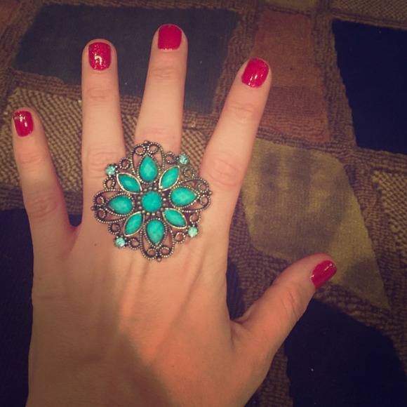 A turquoise flowered ring