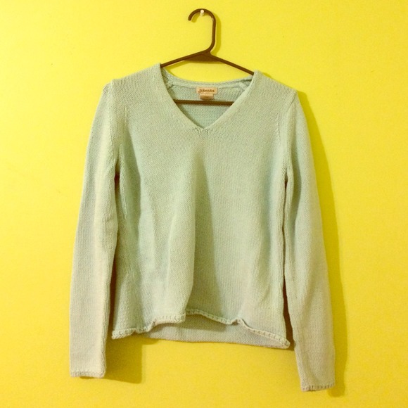 Sky light blue v-neck sweater