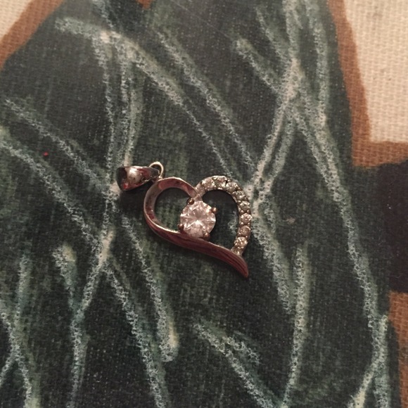 Heart pendant with diamonds