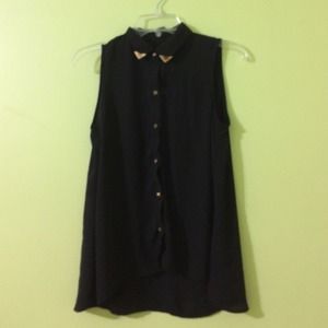 Sleeveless black top