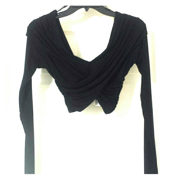 Black long sleeve crop top NWT